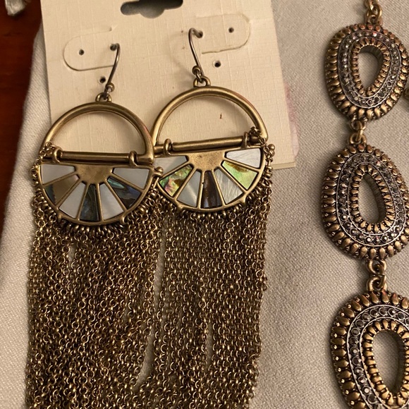 Lucky jewelry bundle - NWOT - Picture 2 of 3